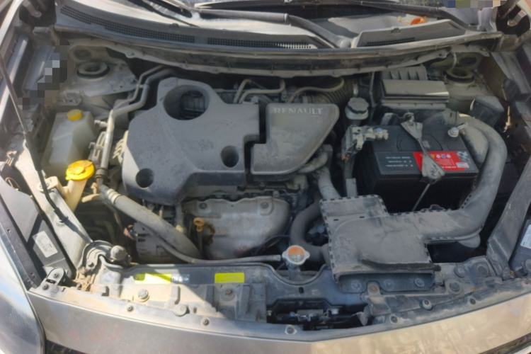 Used Renault Koleos 2014 2.5L 4x4 Comfort Edition Engine Bay