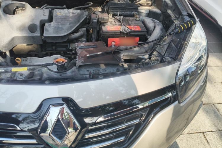 Used Renault Koleos 2014 2.5L 4x4 Comfort Edition Engine Bay Left