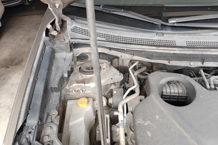 Used Renault Koleos 2014 2.5L 4x4 Sportway Edition Engine Bay Right