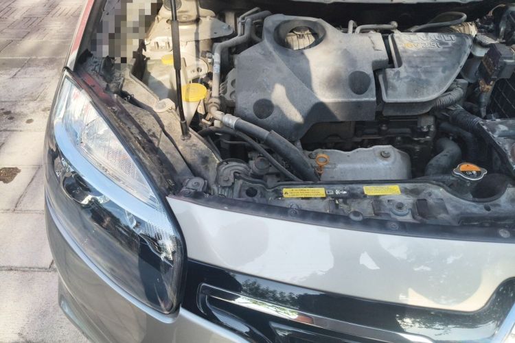 Used Renault Koleos 2014 2.5L 4x4 Comfort Edition Engine Bay Right