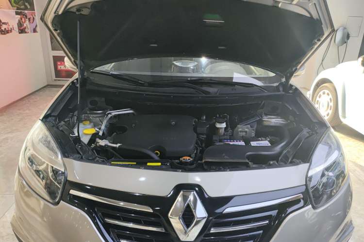 Used Renault Koleos 2014 2.0L Two-Wheel Drive Fashion Edition Engine Bay