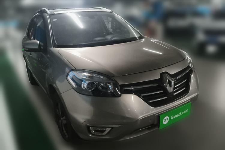 Used Renault Koleos 2014 2.5L 4x4 Comfort Edition Front Right 45 Deg