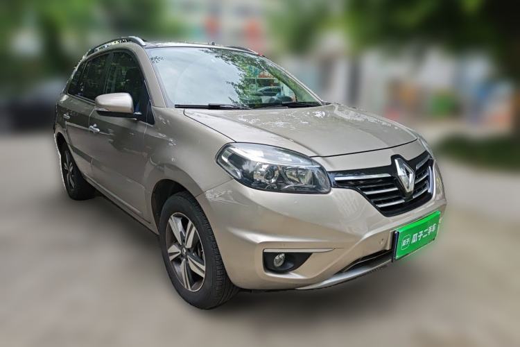Used Renault Koleos 2014 2.5L 4x4 Comfort Edition Front Right 45 Deg