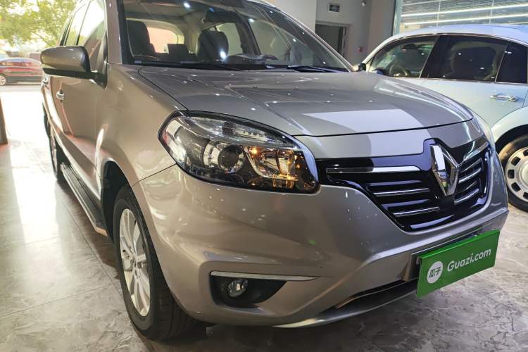 Used Renault Koleos 2014 2.0L Two-Wheel Drive Fashion Edition Front Right 45 Deg