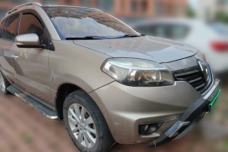 Used Renault Koleos 2014 Revised Version 2.0L Two-Wheel Drive Fashion Edition Front Right 45 Deg