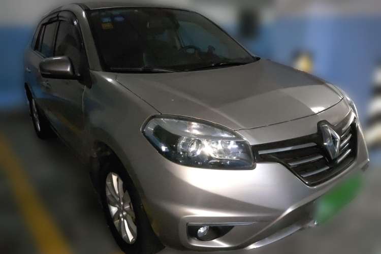 Used Renault Koleos 2014 Revised Version 2.0L Two-Wheel Drive Standard Edition Front Right 45 Deg