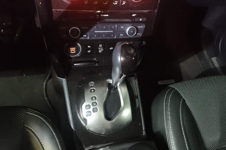 Used Renault Koleos 2014 2.5L 4x4 Comfort Edition Gear Lever