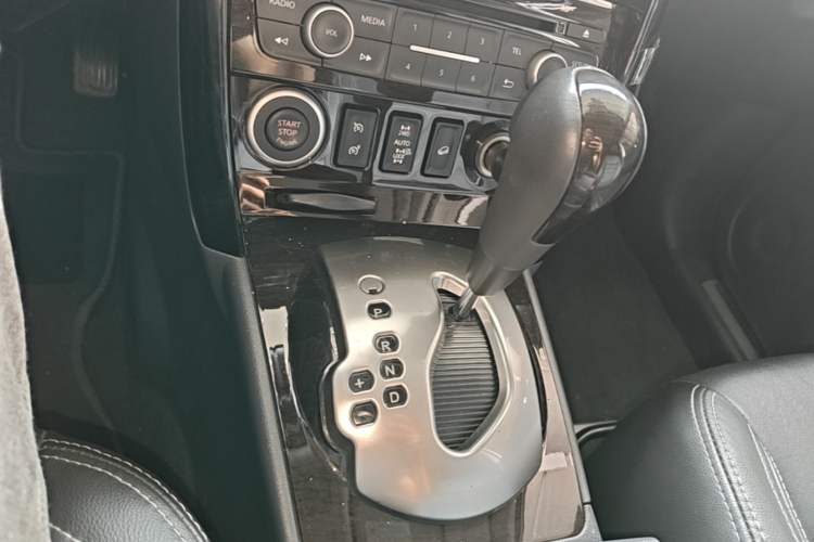 Used Renault Koleos 2014 2.5L 4x4 Sportway Edition Gear Lever