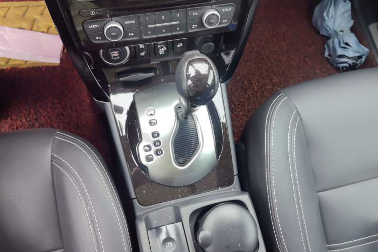 Used Renault Koleos 2014 2.5L Four-Wheel Drive Luxury Edition Gear Lever