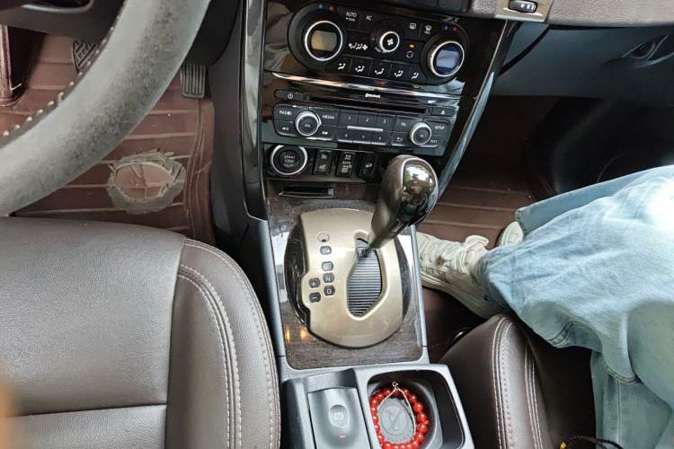 Used Renault Koleos 2014 2.5L 4x4 Comfort Edition Gear Lever