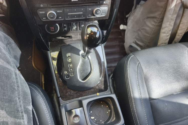 Used Renault Koleos 2014 2.5L 4x4 Comfort Edition Gear Lever