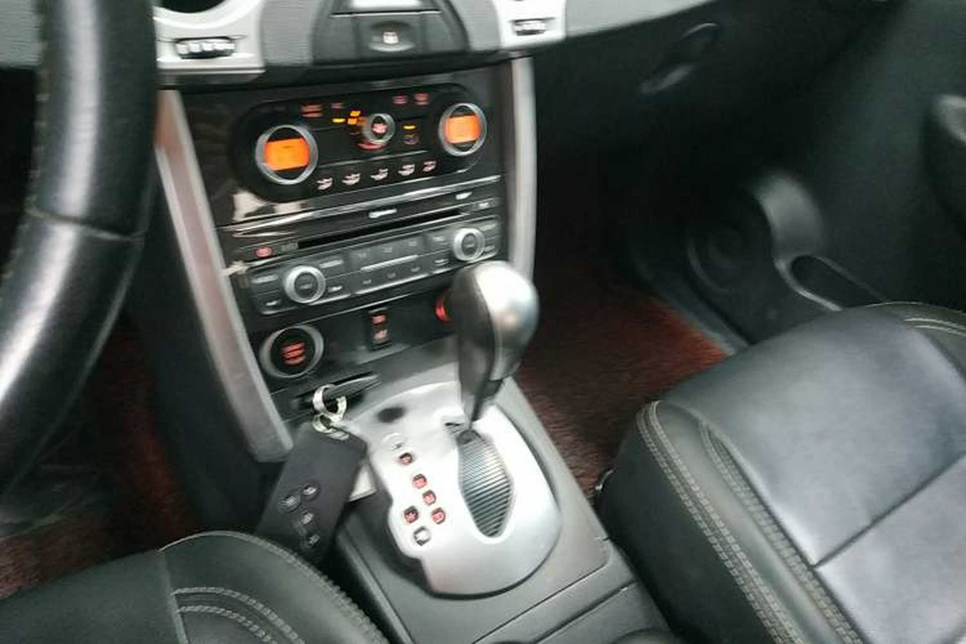 Used Renault Koleos 2014 Revised Version 2.0L Two-Wheel Drive Fashion Edition Gear Lever