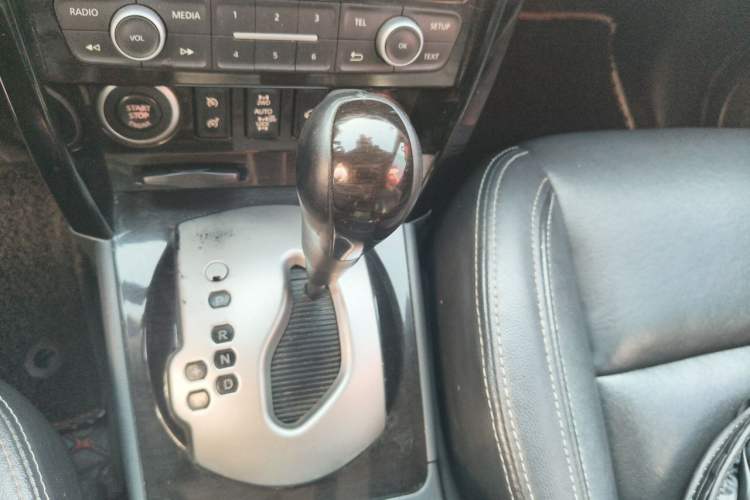 Used Renault Koleos 2014 2.5L 4x4 Comfort Edition Gear Lever