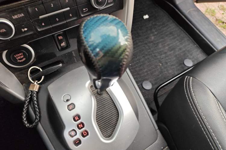 Used Renault Koleos 2014 Revised Version 2.0L Two-Wheel Drive Fashion Edition Gear Lever