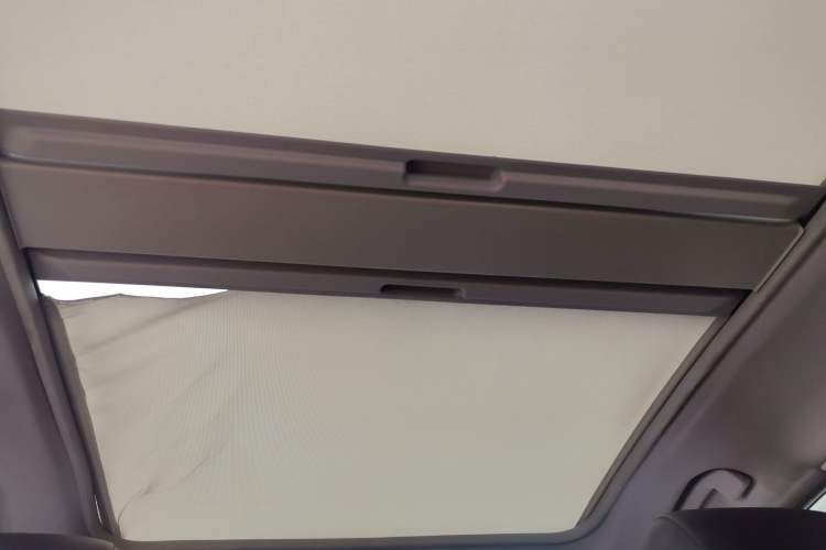 Used Renault Koleos 2014 2.5L Four-Wheel Drive Luxury Edition Headliner