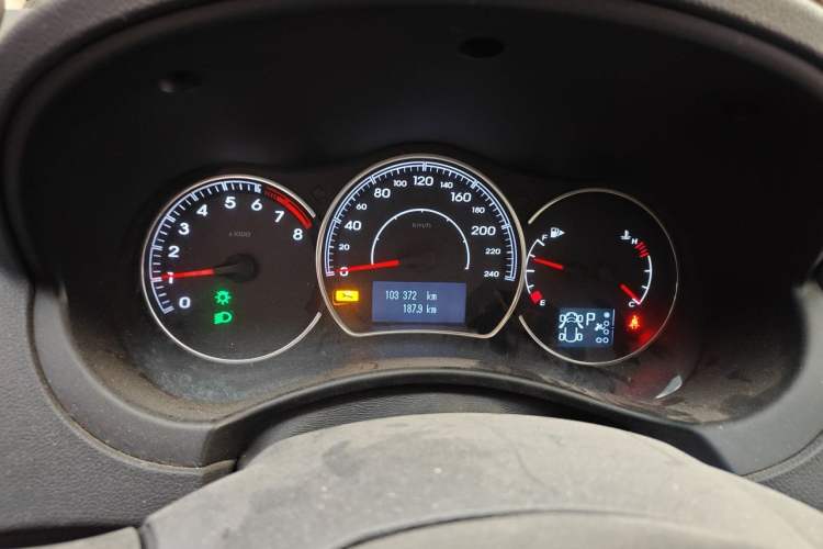 Used Renault Koleos 2014 Revised Version 2.0L Two-Wheel Drive Fashion Edition Instrument Cluster