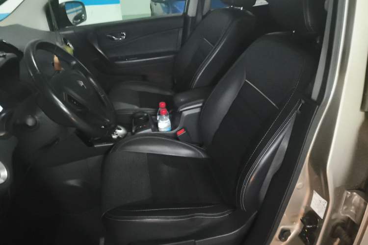Used Renault Koleos 2014 2.5L 4x4 Comfort Edition Left Front Seat