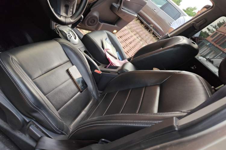 Used Renault Koleos 2014 Revised Version 2.0L Two-Wheel Drive Fashion Edition Left Front Seat