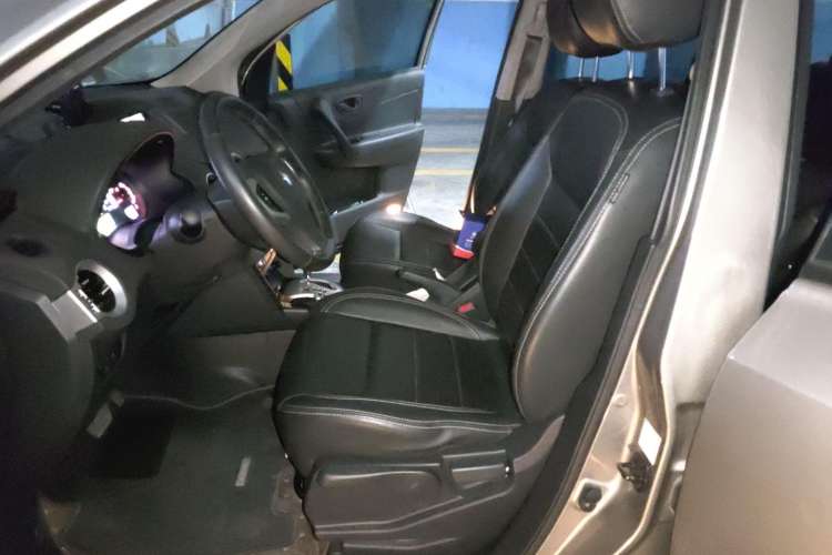 Used Renault Koleos 2014 Revised Version 2.0L Two-Wheel Drive Standard Edition Left Front Seat