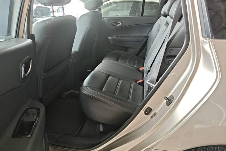 Used Renault Koleos 2014 2.5L 4x4 Sportway Edition Left Rear Seat
