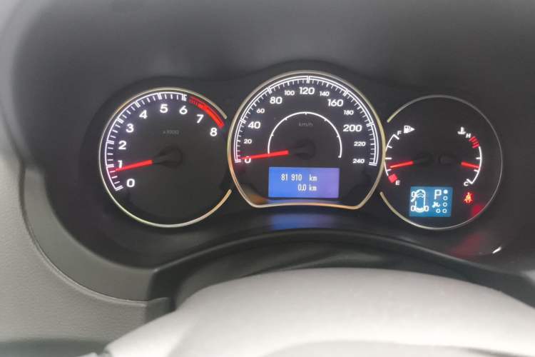 Used Renault Koleos 2014 2.5L Two-Wheel Drive Comfort Edition Odometer Close Up