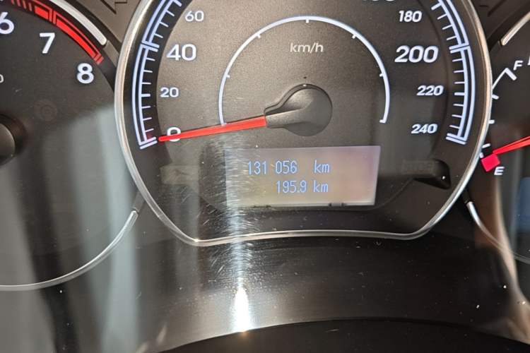 Used Renault Koleos 2014 2.5L 4x4 Sportway Edition Odometer Close Up
