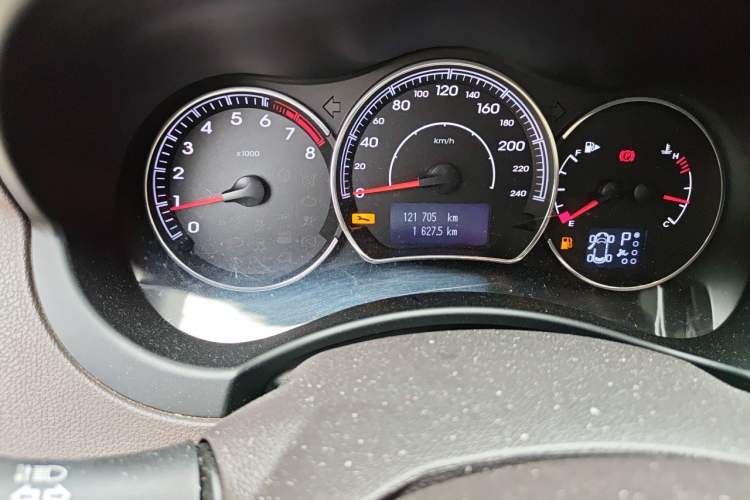 Used Renault Koleos 2014 2.5L 4x4 Comfort Edition Odometer Close Up