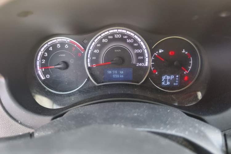 Used Renault Koleos 2014 2.5L 4x4 Comfort Edition Odometer Close Up