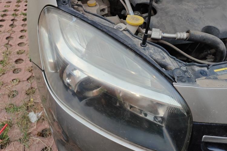 Used Renault Koleos 2014 Revised Version 2.0L Two-Wheel Drive Fashion Edition Right Front Headlight