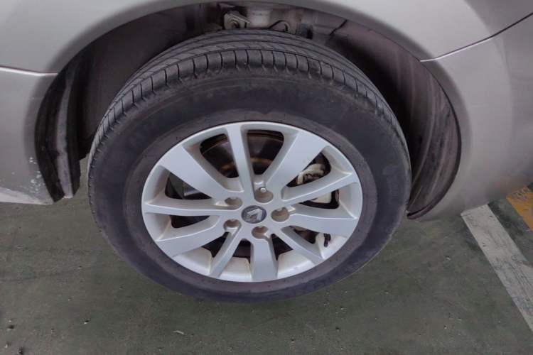 Used Renault Koleos 2014 2.0L Two-Wheel Drive Standard Edition Right Front Wheel Hub
