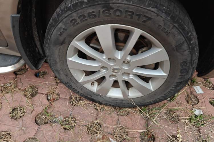 Used Renault Koleos 2014 Revised Version 2.0L Two-Wheel Drive Fashion Edition Right Front Wheel Hub