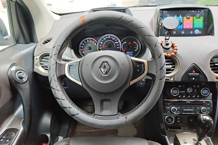 Used Renault Koleos 2014 2.5L 4x4 Comfort Edition Steering Wheel