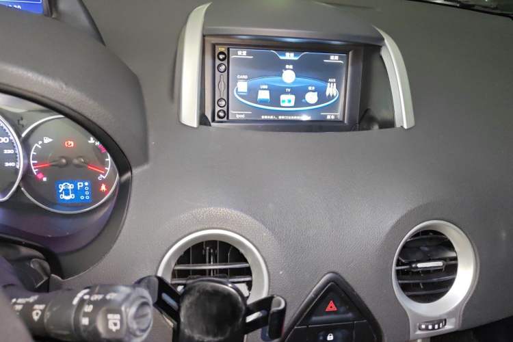 Used Renault Koleos 2014 2.5L Two-Wheel-Drive Urban Edition Audio And AC Panel