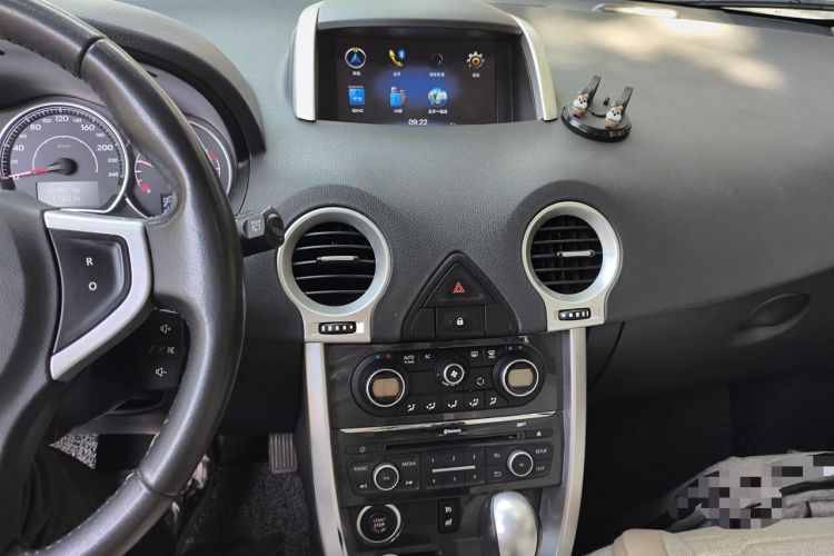 Used Renault Koleos 2014 Revised Version 2.0L Two-Wheel Drive Fashion Edition Audio And AC Panel