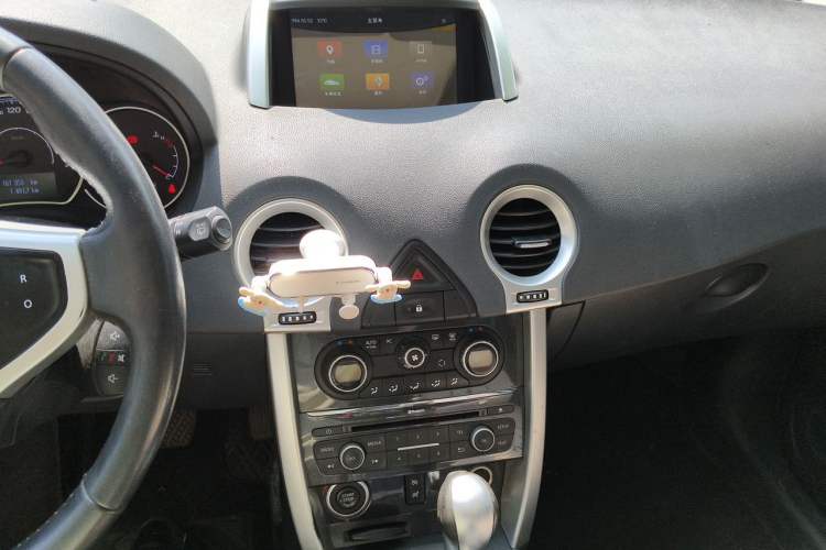 Used Renault Koleos 2014 2.0L Two-Wheel Drive Fashion Edition Audio And AC Panel