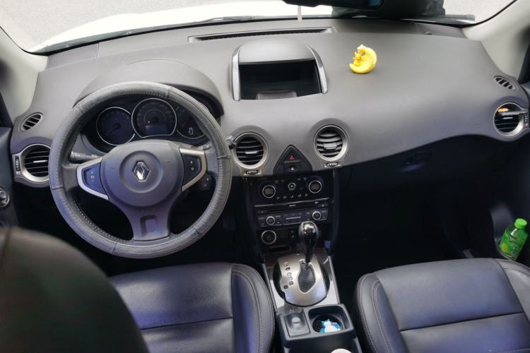 Used Renault Koleos 2014 2.5L Two-Wheel Drive Comfort Edition Center Console