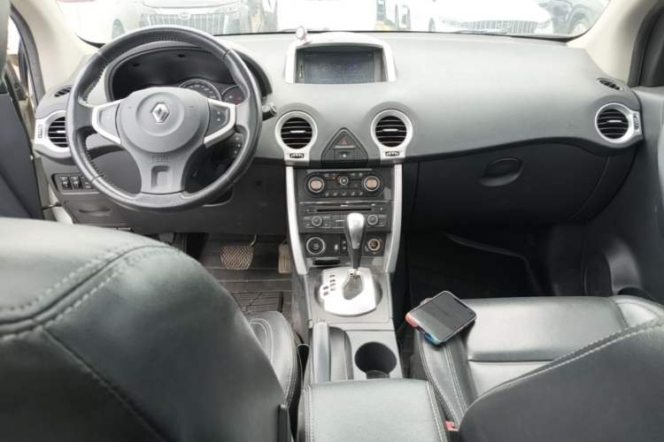 Used Renault Koleos 2014 Revised Version 2.5L Two-Wheel Drive Urban Edition Center Console