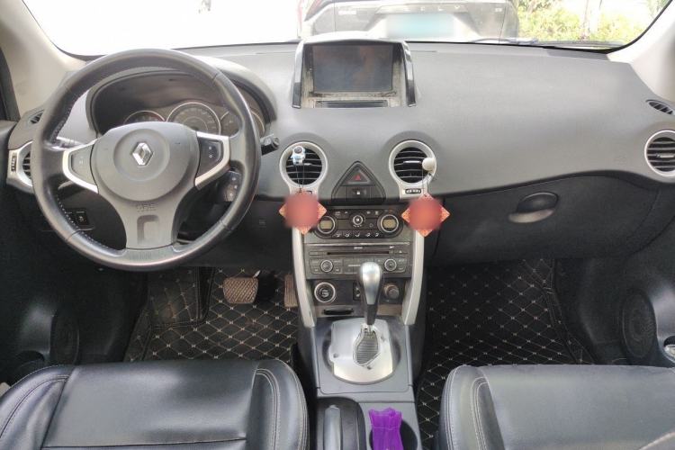 Used Renault Koleos 2014 Revised Version 2.0L Two-Wheel Drive Standard Edition Center Console