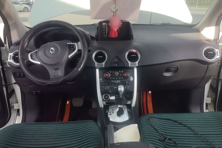 Used Renault Koleos 2014 2.0L Two-Wheel Drive Fashion Edition Center Console