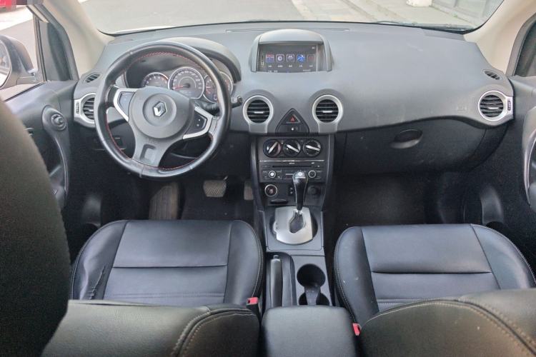 Used Renault Koleos 2014 2.0L Two-Wheel Drive Standard Edition Center Console