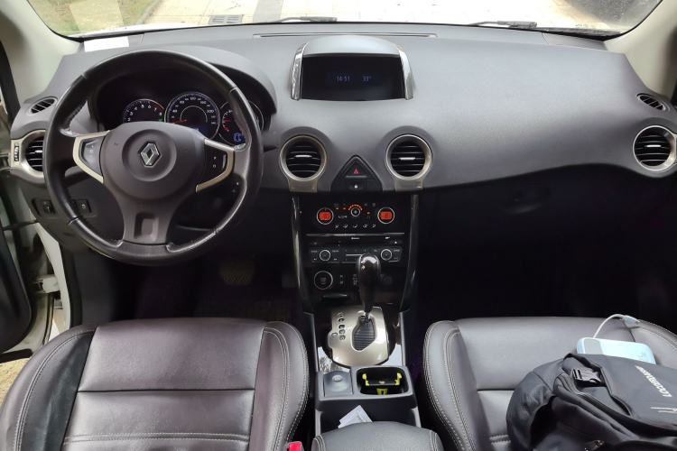 Used Renault Koleos 2014 2.5L 4x4 Comfort Edition Center Console