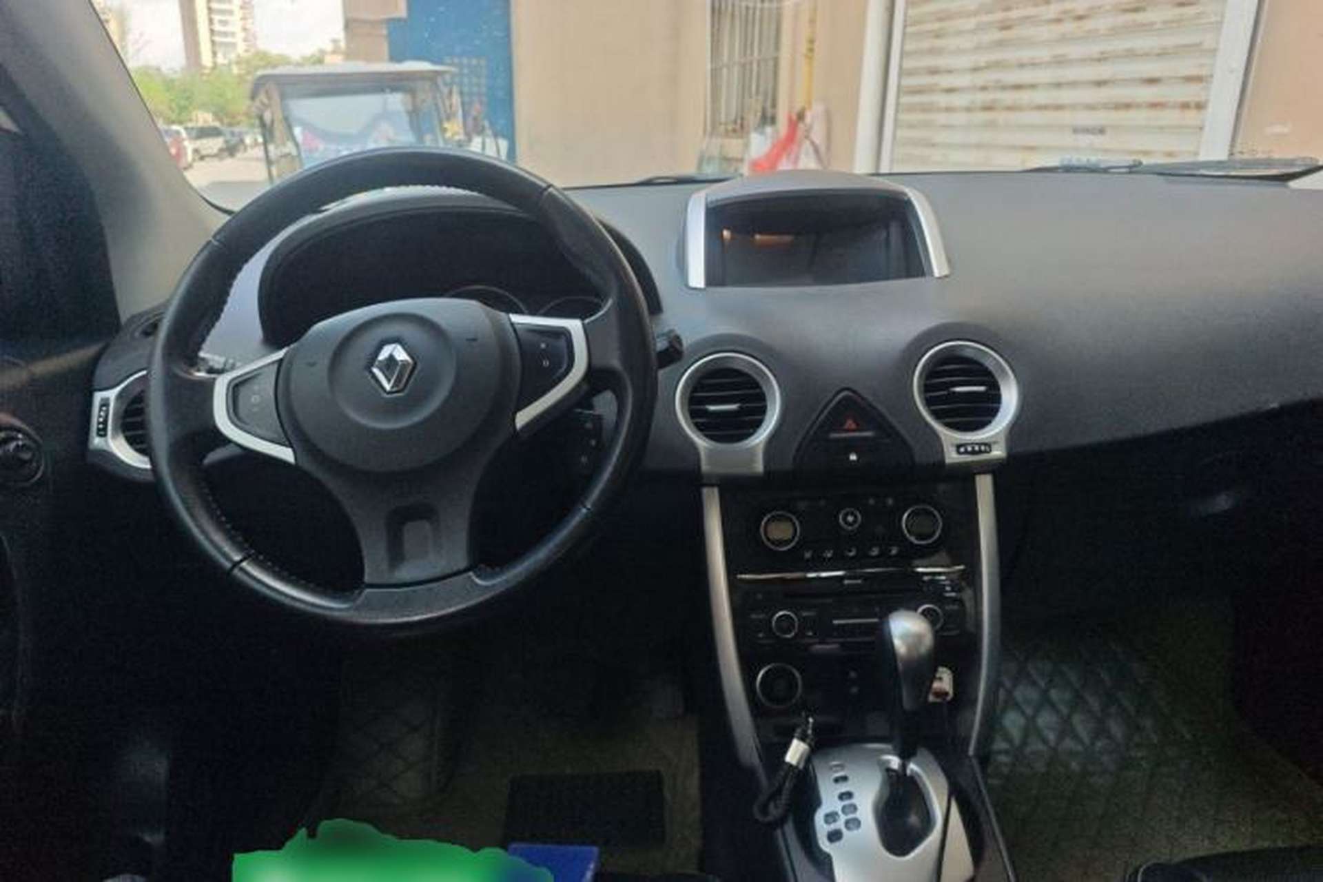 Used Renault Koleos 2014 2.0L Two-Wheel Drive Fashion Edition Center Console