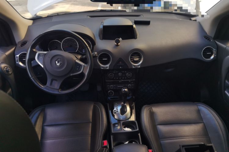 Used Renault Koleos 2014 Revised Version 2.5L Two-Wheel Drive Comfort Edition Center Console