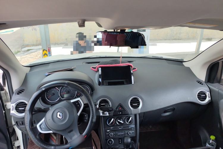 Used Renault Koleos 2014 2.0L Two-Wheel Drive Standard Edition Center Console
