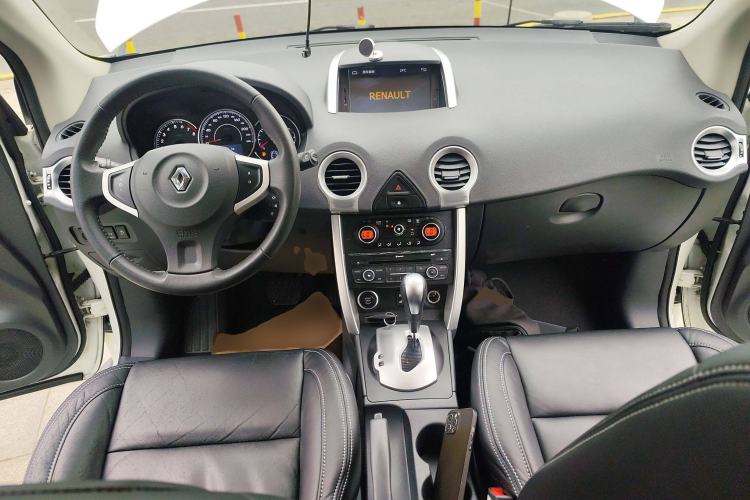 Used Renault Koleos 2014 2.0L Two-Wheel Drive Fashion Edition Center Console