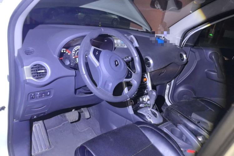 Used Renault Koleos 2014 2.0L Two-Wheel Drive Fashion Edition Center Console