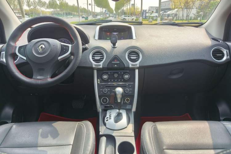 Used Renault Koleos 2014 Revised Version 2.0L Two-Wheel Drive Fashion Edition Center Console