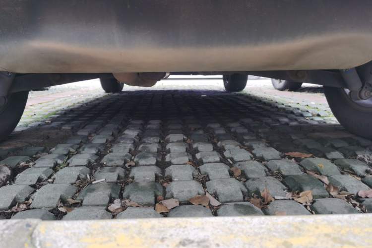 Used Renault Koleos 2014 2.5L Two-Wheel Drive Comfort Edition Chassis Front