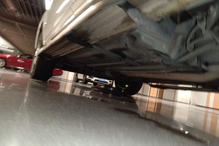 Used Renault Koleos 2014 2.5L 4x4 Comfort Edition Chassis Rear Left