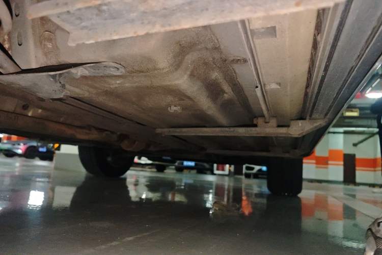 Used Renault Koleos 2014 Revised Version 2.5L Two-Wheel Drive Urban Edition Chassis Rear Right